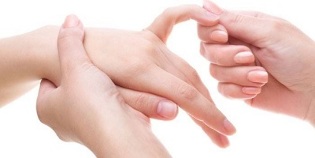 parmak eklemlerinde ağrı nedenleri