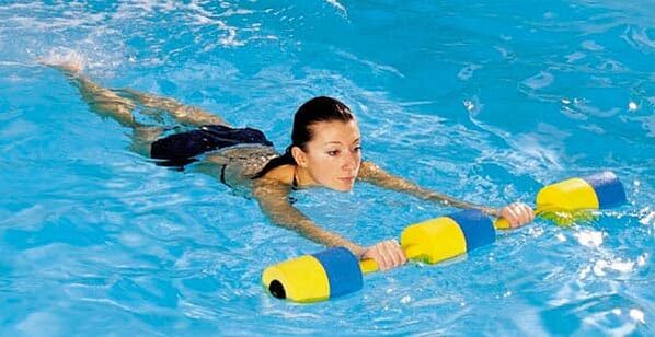 Torasik omurganın osteokondrozunun önlenmesi için yüzme